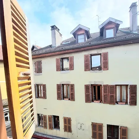 Charm In The Heart Of The Old Town Apartment